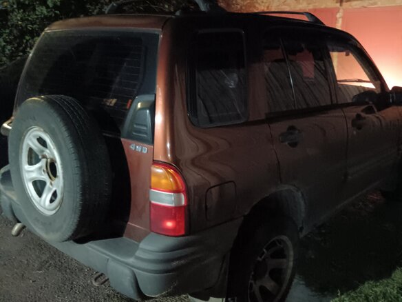 2000 Chevrolet Tracker II, коричневый, 470000 рублей - вид 2