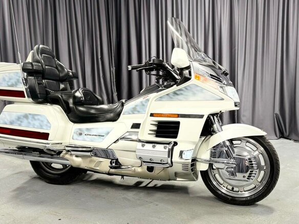 1998 Honda GL 1500 Gold Wing, белый, 700000 рублей