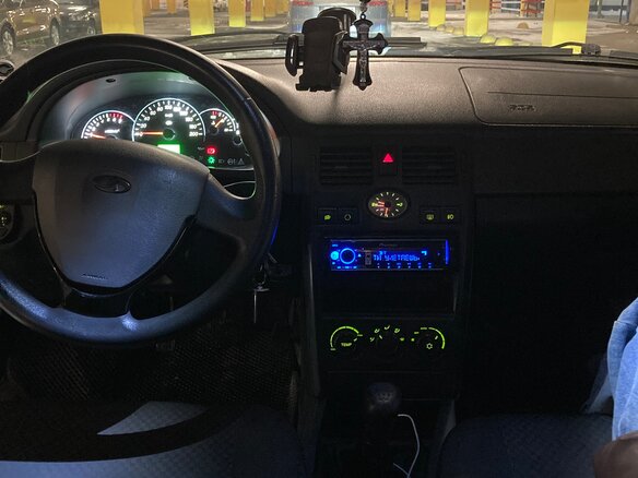 2010 Lada (ВАЗ) Priora I, серебристый, 299990 рублей - вид 9