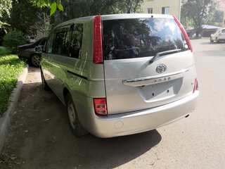 2009 Toyota ISis I Рестайлинг, серебристый, 1150000 рублей, вид 3
