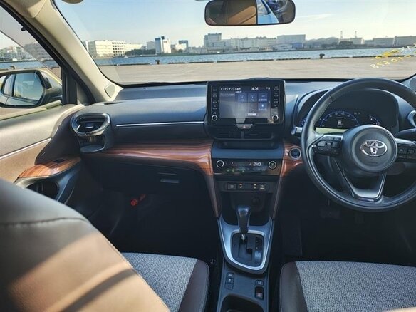 2022 Toyota Yaris Cross I, жёлтый, 1731000 рублей - вид 5