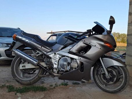 1999 Kawasaki ZZR 400, серебристый, 190000 рублей, вид 1