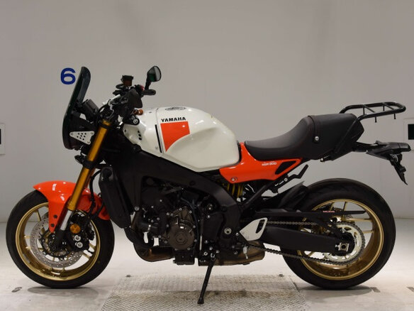2025 Yamaha XSR900, белый, 1200000 рублей - вид 1