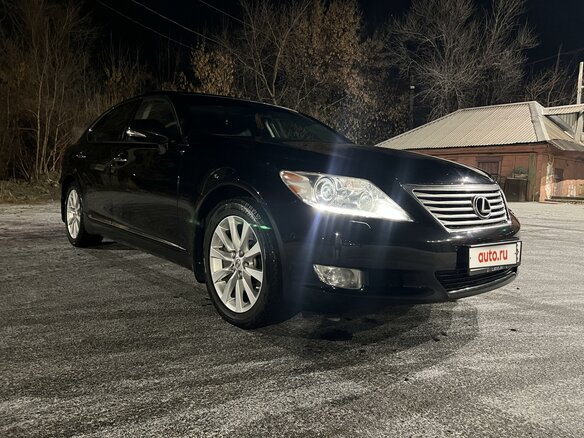 2010 Lexus LS 460 IV Рестайлинг, чёрный - вид 3