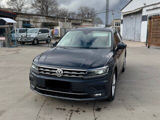 2018 Volkswagen Tiguan II, серый, 2400000 рублей, вид 2