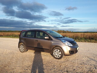 2011 Nissan Note I Рестайлинг, коричневый, 450000 рублей, вид 4