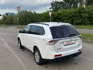 2012 Mitsubishi Outlander III, белый, 1350000 рублей, вид 5