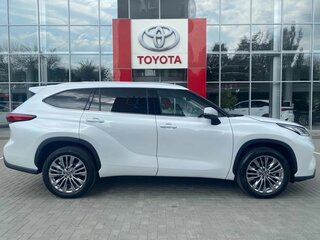 2026 Toyota Highlander IV (XU70), белый, 5750000 рублей, вид 4