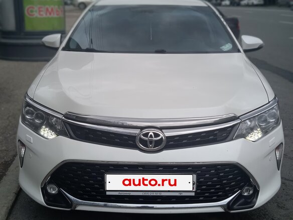 2018 Toyota Camry VII (XV50) Рестайлинг 2, белый, 2000000 рублей