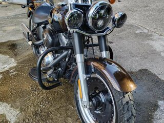 2013 Harley-Davidson Fat Boy, коричневый, 2000000 рублей, вид 3