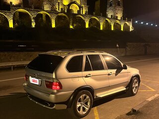 2004 BMW X5 4.4i I (E53) Рестайлинг, серебристый, 1000000 рублей, вид 3