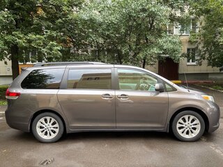 2010 Toyota Sienna III, серый, 2100000 рублей, вид 4