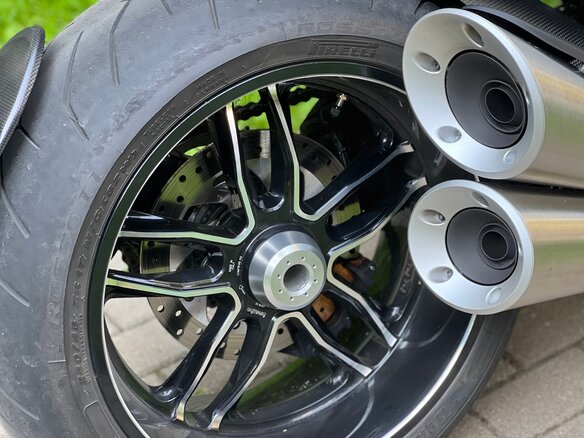 2015 Ducati Diavel Carbon, чёрный - вид 10