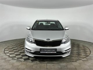 2016 Kia Rio III Рестайлинг, серебристый, 1165000 рублей, вид 2