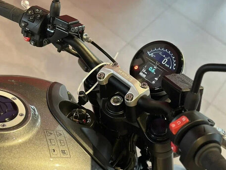 2024 Triumph Trident 660, серый, 1100000 рублей, вид 5