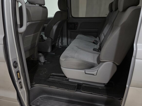 2016 Hyundai H-1 II Рестайлинг, серый - вид 13