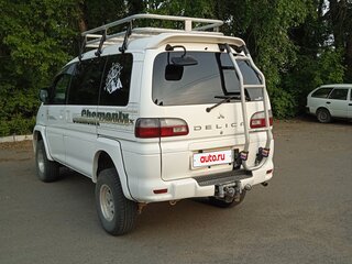 2005 Mitsubishi Delica IV, белый, 1580000 рублей, вид 2