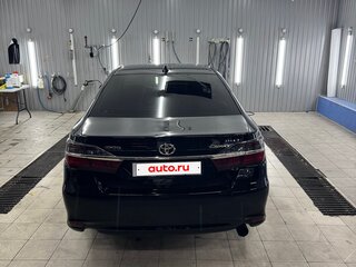 2015 Toyota Camry VII (XV50) Рестайлинг, чёрный, 1770000 рублей, вид 2