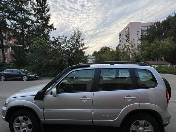 2011 Chevrolet Niva I Рестайлинг, серый, 520000 рублей - вид 6