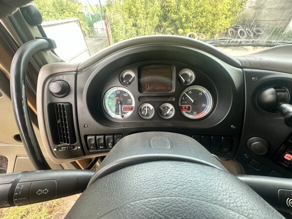 2006 DAF XF 105, золотистый, 1600000 рублей - вид 7