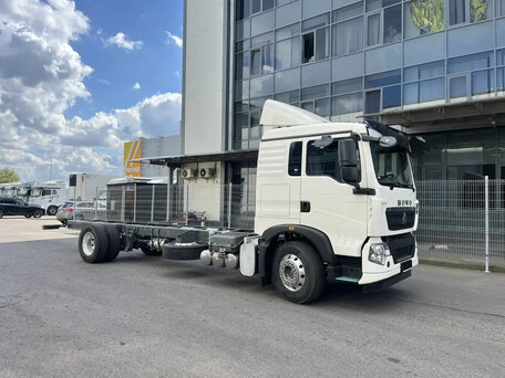 2026 Sinotruk Howo 4X2, белый, 9850000 рублей, вид 2