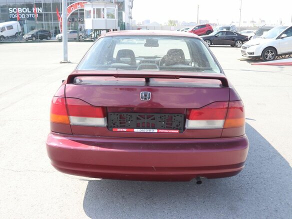 1997 Isuzu Gemini V, красный, 160000 рублей - вид 5