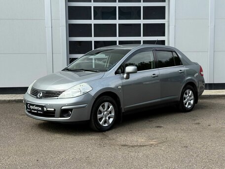 Nissan Tiida I
