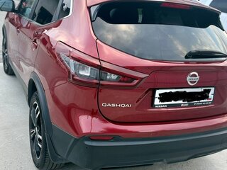 2021 Nissan Qashqai II Рестайлинг, красный, 2950000 рублей, вид 3