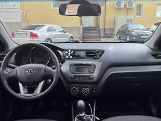 2012 Kia Rio 5-speed III, чёрный, 1050000 рублей, вид 1