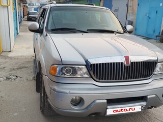 2000 Lincoln Navigator I, серебристый, 980000 рублей, вид 2