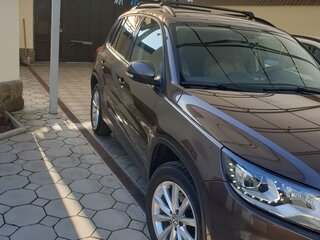 2016 Volkswagen Tiguan I Рестайлинг, коричневый, 1600000 рублей, вид 3
