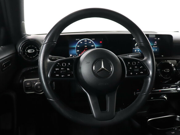 2019 Mercedes-Benz A-Класс 200 IV (W177), чёрный, 1820000 рублей - вид 17