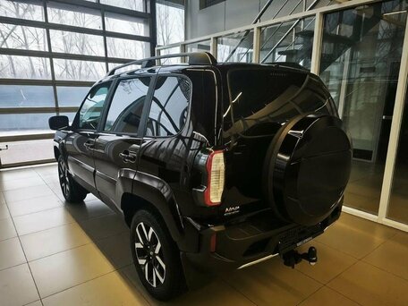 2026 Lada (ВАЗ) Niva Travel I Рестайлинг, чёрный, 1789000 рублей, вид 3