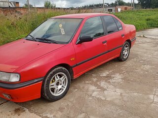 1994 Nissan Primera I (P10), красный, 95000 рублей, вид 1