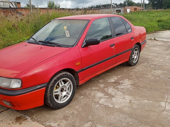 1994 Nissan Primera I (P10), красный, 95000 рублей