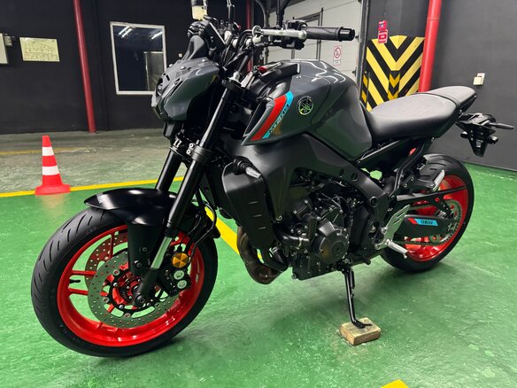 2021 Yamaha MT-09 (FZ-09), серый, 1150000 рублей - вид 17