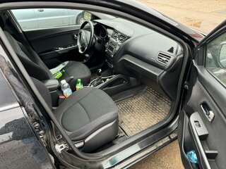 2017 Kia Rio III Рестайлинг, чёрный, 900000 рублей, вид 1