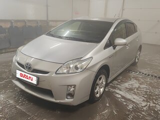 2010 Toyota Prius III (XW30), серебристый, 1100000 рублей, вид 2
