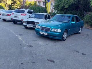 1999 Mercedes-Benz C-Класс 180 I (W202) Рестайлинг, зелёный, 660000 рублей, вид 1