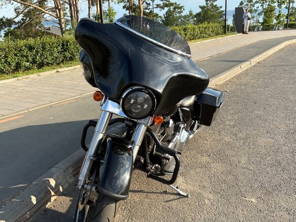 2011 Harley-Davidson Street Glide, чёрный, 1050000 рублей - вид 2