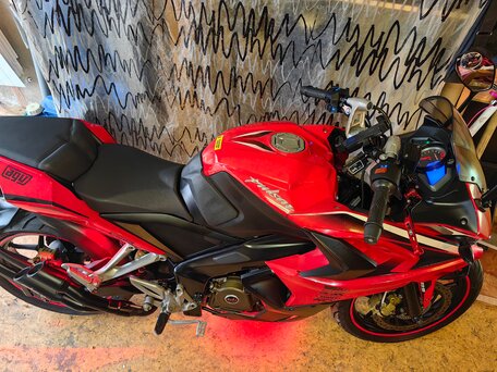 2016 Bajaj Pulsar RS 200, красный, 220000 рублей, вид 4