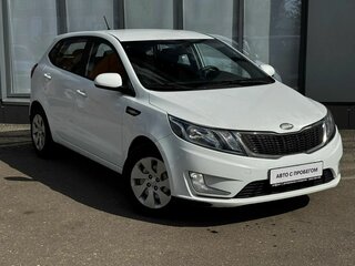 2013 Kia Rio 5-speed III, белый, 669000 рублей, вид 3