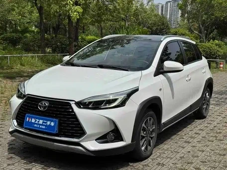2021 Toyota Yaris L X XP150 Рестайлинг, белый, 1350000 рублей, вид 1