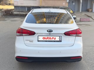 2018 Kia Cerato III Рестайлинг (Classic), белый, 1290000 рублей, вид 4