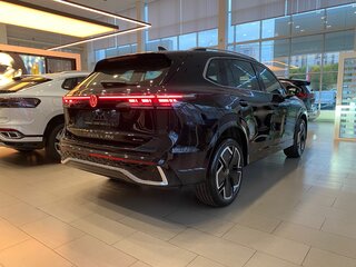2024 Volkswagen Tiguan L Pro III (China Market), чёрный, 4900000 рублей, вид 5