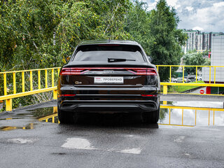 2019 Audi Q8 55 TFSI I (4M), чёрный, 4749000 рублей, вид 5