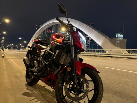 2016 Yamaha MT-03, красный, 525000 рублей, вид 4