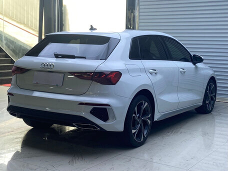 2022 Audi A3 Sportback 35 TFSI IV (8Y), белый, 2420000 рублей, вид 4