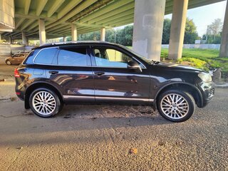 2011 Volkswagen Touareg II, чёрный, 1850000 рублей, вид 5