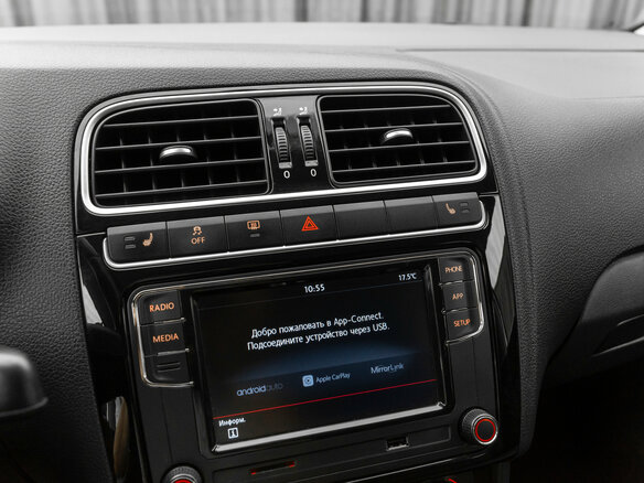 2018 Volkswagen Polo V Рестайлинг, серебристый, 1470000 рублей - вид 18